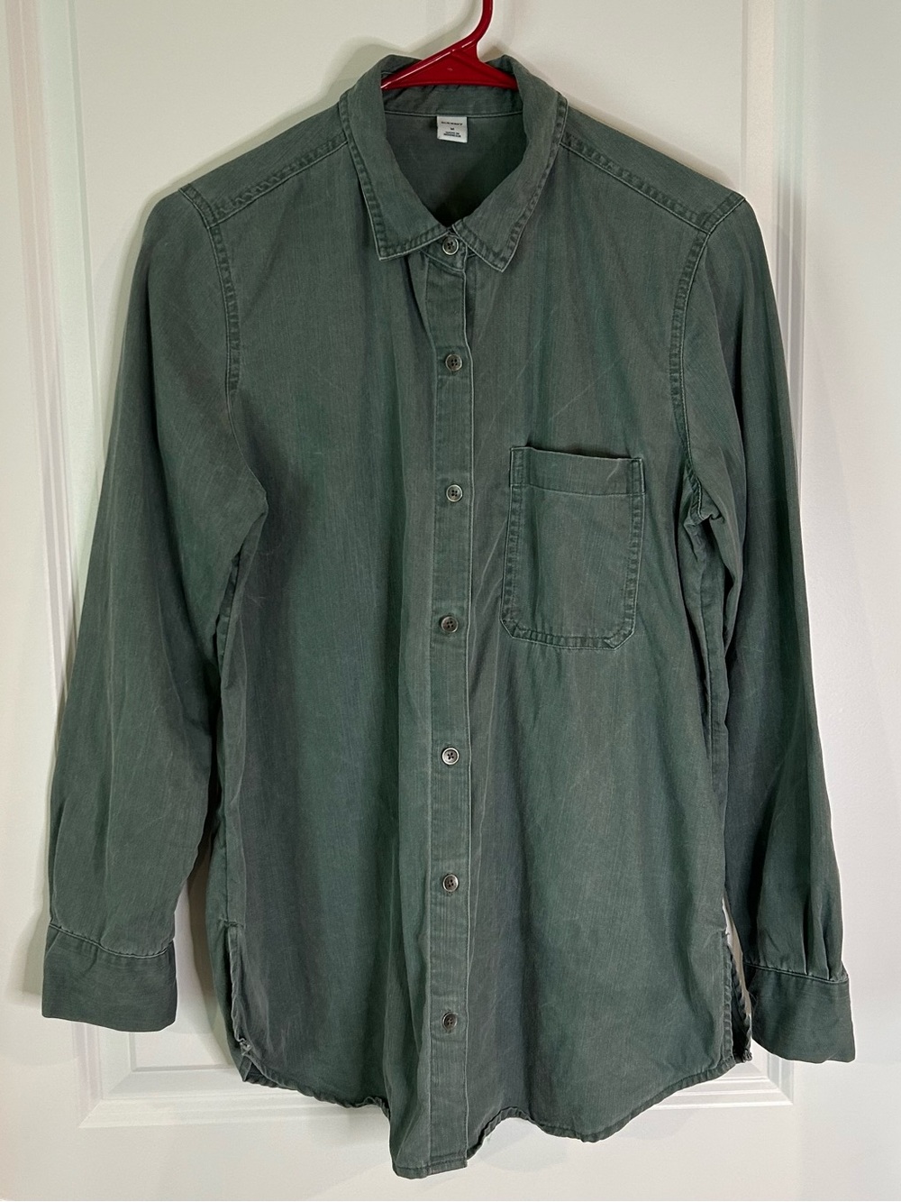 Old Navy Women’s Button Down - Sage Green - Size Medium - 100% Tencel Lyocell